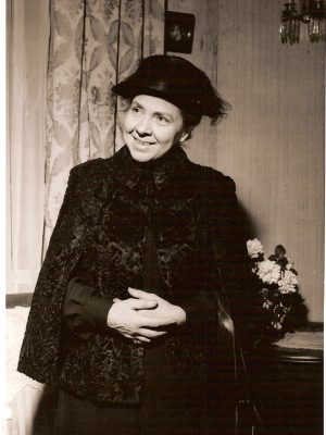 Miss Mabel, 1954